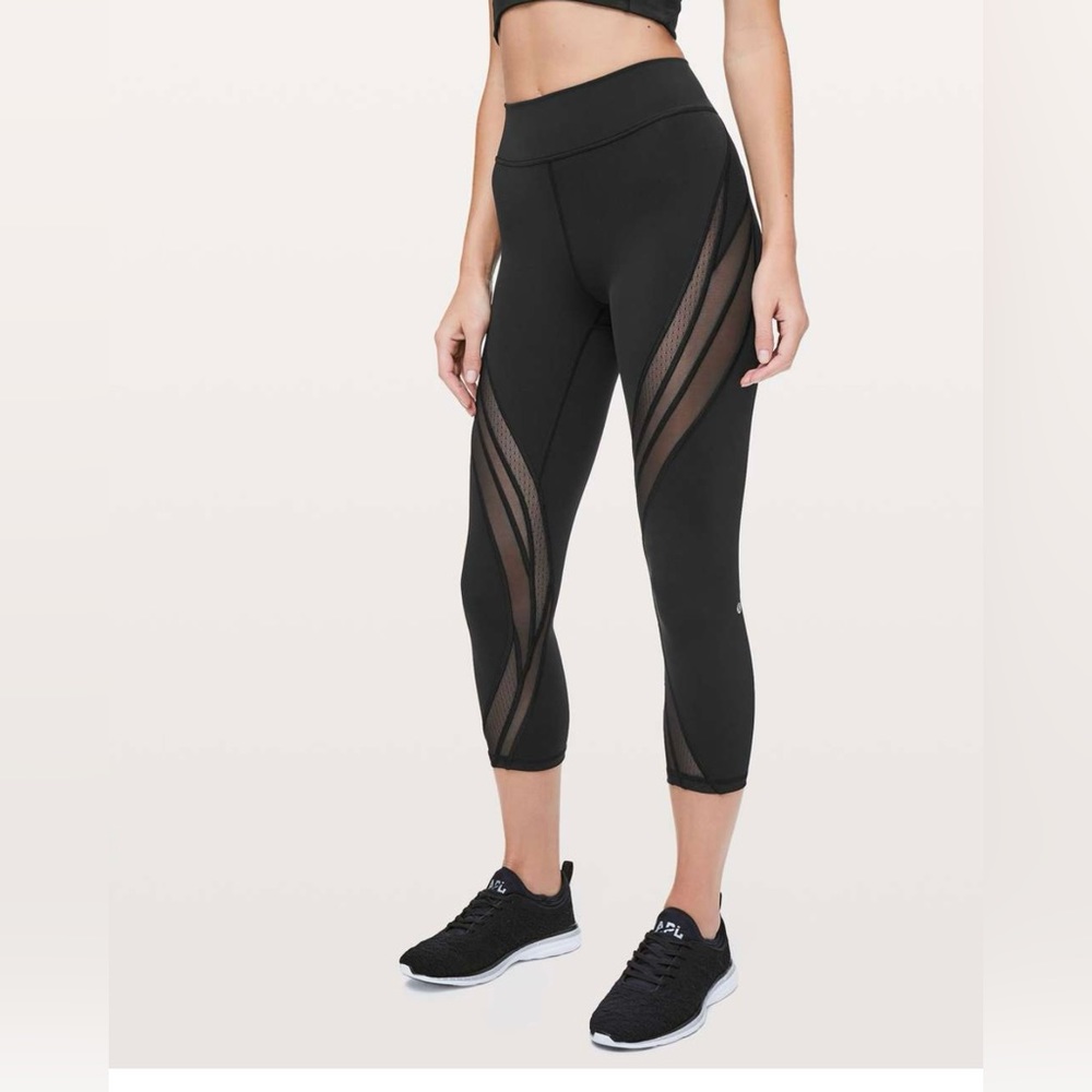 Lululemon Never still crops
